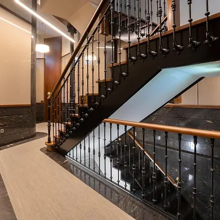 De La Guardia 2 * اوفيدو